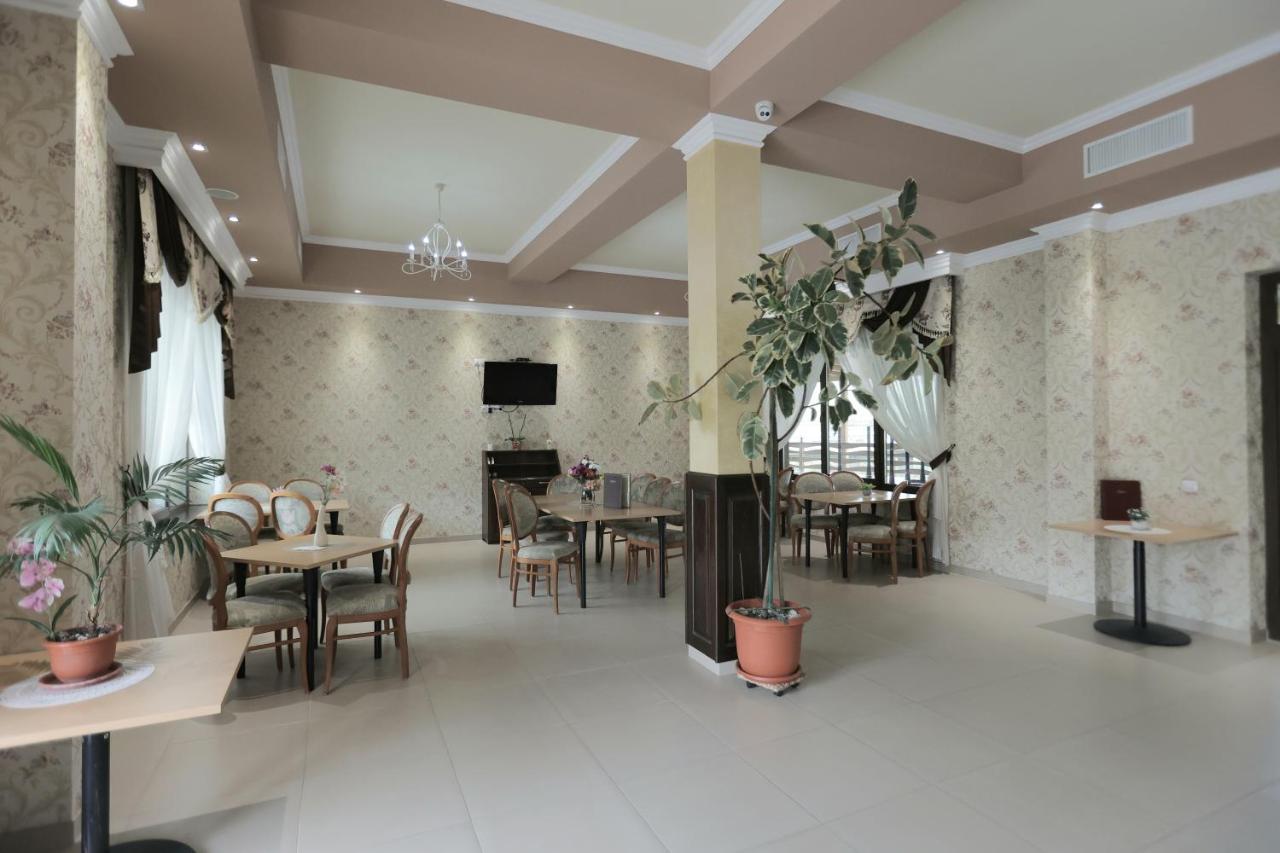 Pensiune Restaurant Liana Mehadia ภายนอก รูปภาพ